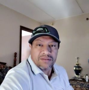 Meet your Posher, Efrain